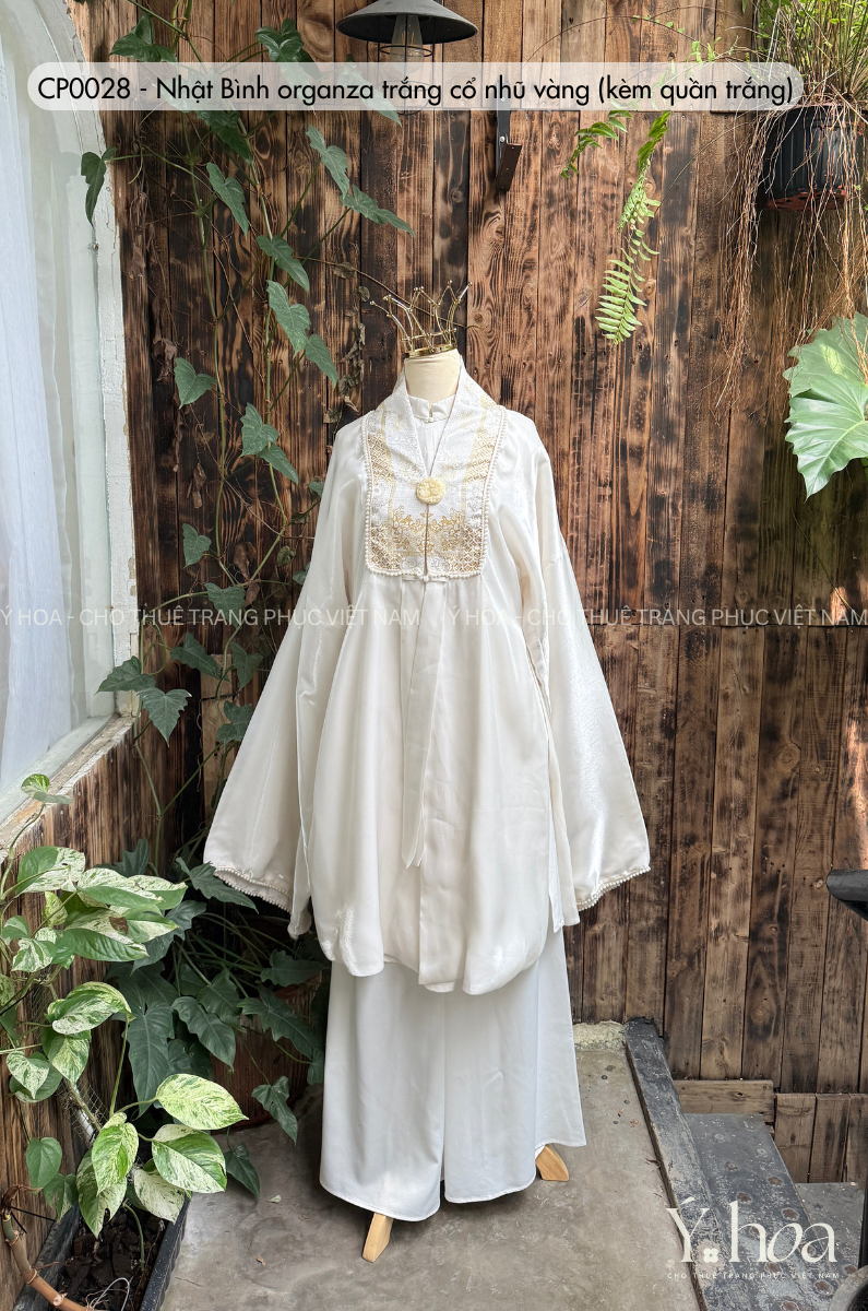 CP0028 - Nhật Bình organza trắng cổ nhũ vàng (kèm quần trắng)